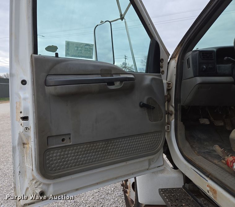 image for item DP6261 2005 Ford F750 Super Duty dump truck