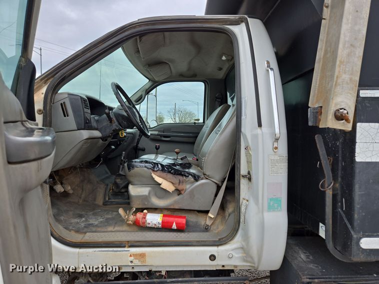 image for item DP6261 2005 Ford F750 Super Duty dump truck