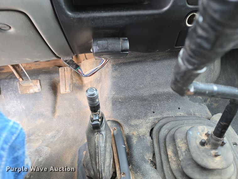 image for item DP6261 2005 Ford F750 Super Duty dump truck