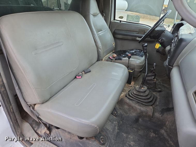 image for item DP6261 2005 Ford F750 Super Duty dump truck