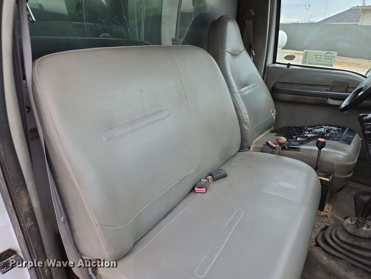 image for item DP6261 2005 Ford F750 Super Duty dump truck