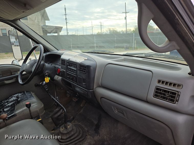 image for item DP6261 2005 Ford F750 Super Duty dump truck