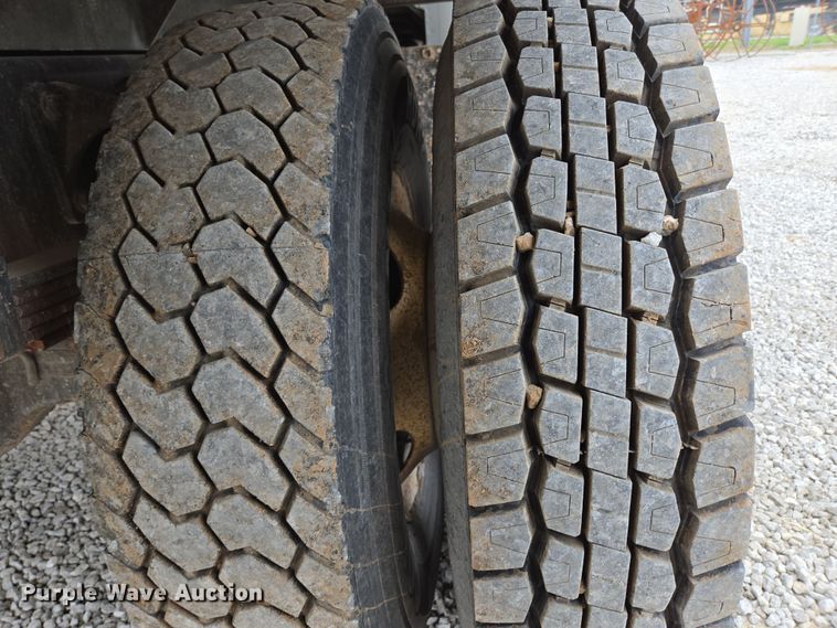 image for item DP6261 2005 Ford F750 Super Duty dump truck