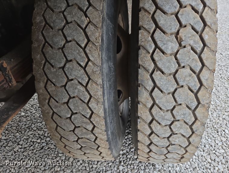 image for item DP6261 2005 Ford F750 Super Duty dump truck