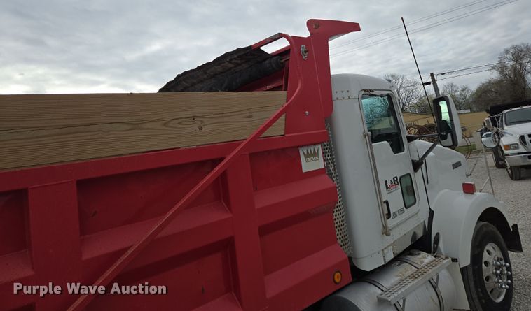 image for item DP6262 2012 Kenworth T800 dump truck