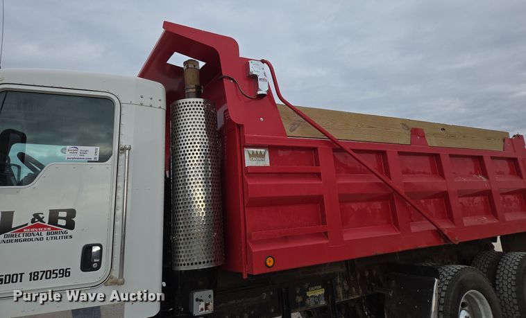 image for item DP6262 2012 Kenworth T800 dump truck
