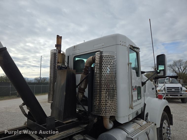 image for item DP6262 2012 Kenworth T800 dump truck