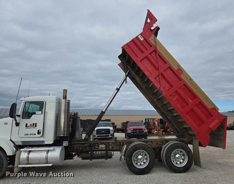 image for item DP6262 2012 Kenworth T800 dump truck