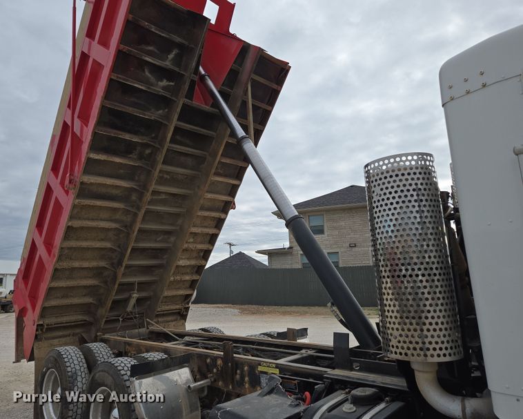 image for item DP6262 2012 Kenworth T800 dump truck