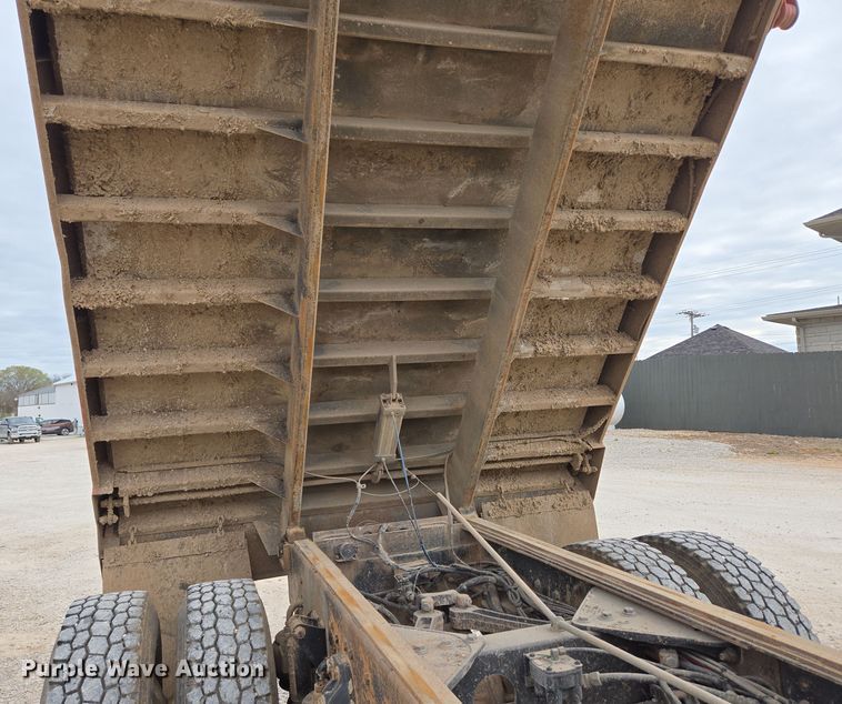 image for item DP6262 2012 Kenworth T800 dump truck