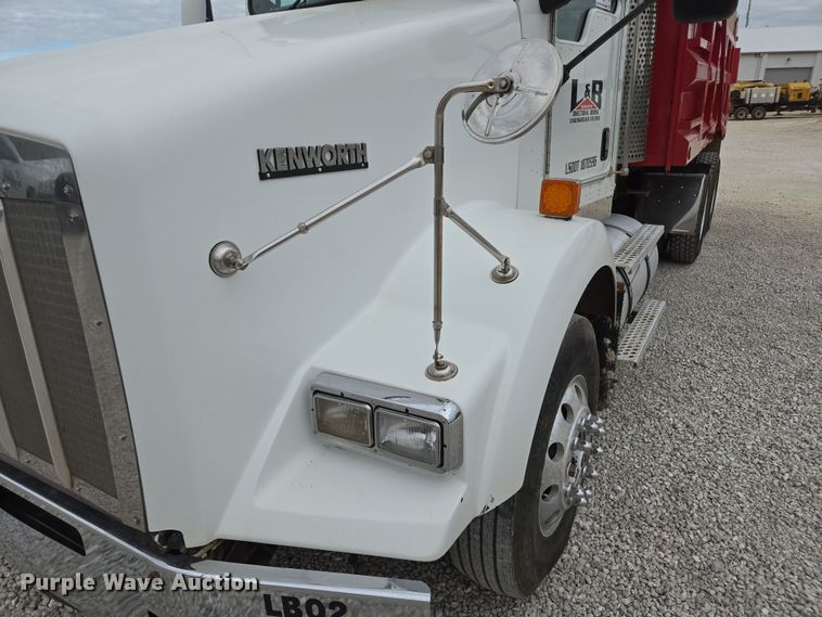 image for item DP6262 2012 Kenworth T800 dump truck