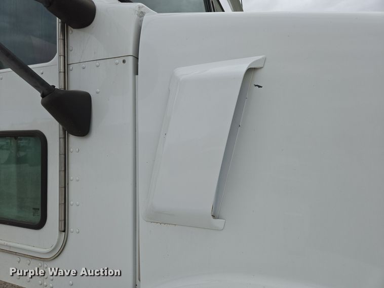 image for item DP6262 2012 Kenworth T800 dump truck