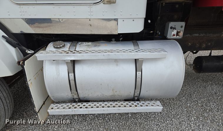 image for item DP6262 2012 Kenworth T800 dump truck