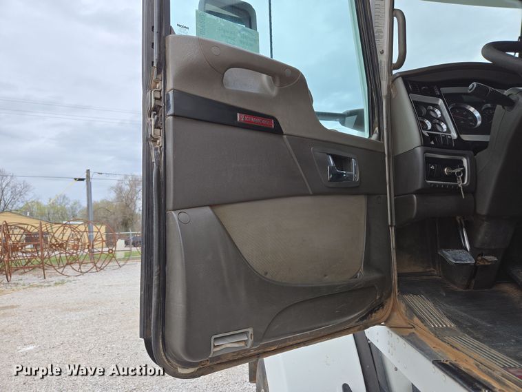 image for item DP6262 2012 Kenworth T800 dump truck