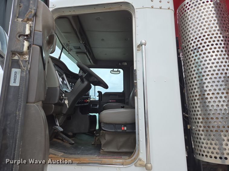 image for item DP6262 2012 Kenworth T800 dump truck