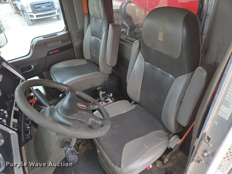 image for item DP6262 2012 Kenworth T800 dump truck