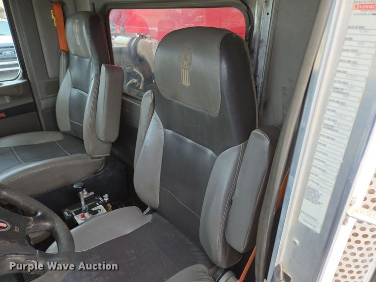 image for item DP6262 2012 Kenworth T800 dump truck