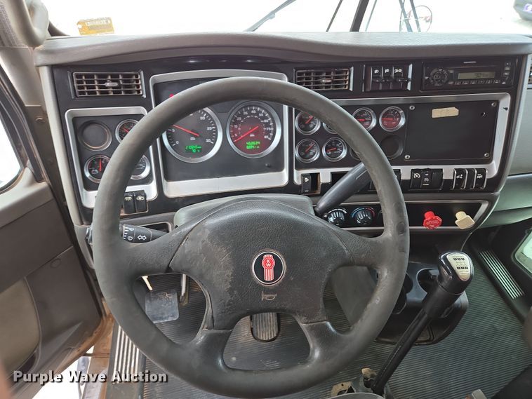 image for item DP6262 2012 Kenworth T800 dump truck