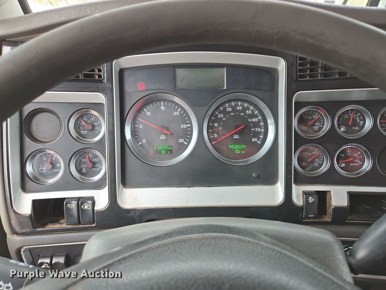 image for item DP6262 2012 Kenworth T800 dump truck