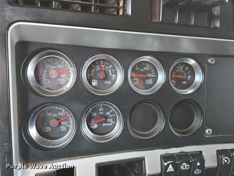 image for item DP6262 2012 Kenworth T800 dump truck