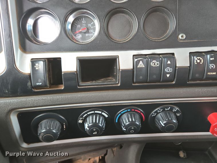 image for item DP6262 2012 Kenworth T800 dump truck