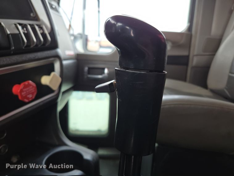 image for item DP6262 2012 Kenworth T800 dump truck