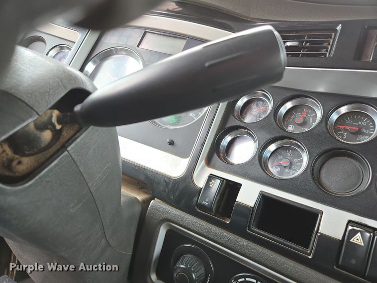 image for item DP6262 2012 Kenworth T800 dump truck