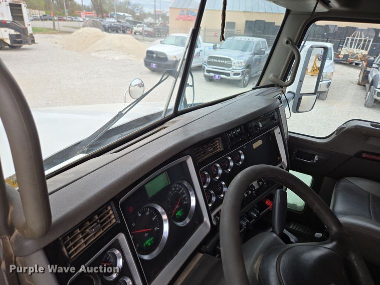 image for item DP6262 2012 Kenworth T800 dump truck