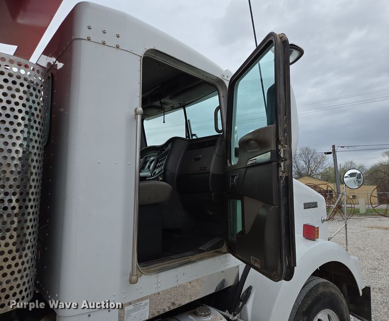 image for item DP6262 2012 Kenworth T800 dump truck