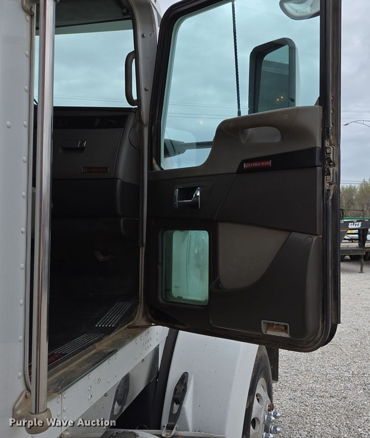 image for item DP6262 2012 Kenworth T800 dump truck