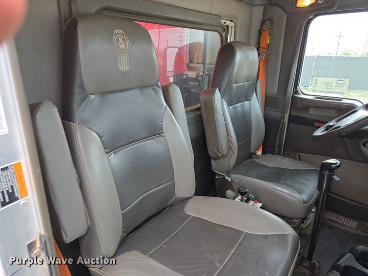 image for item DP6262 2012 Kenworth T800 dump truck