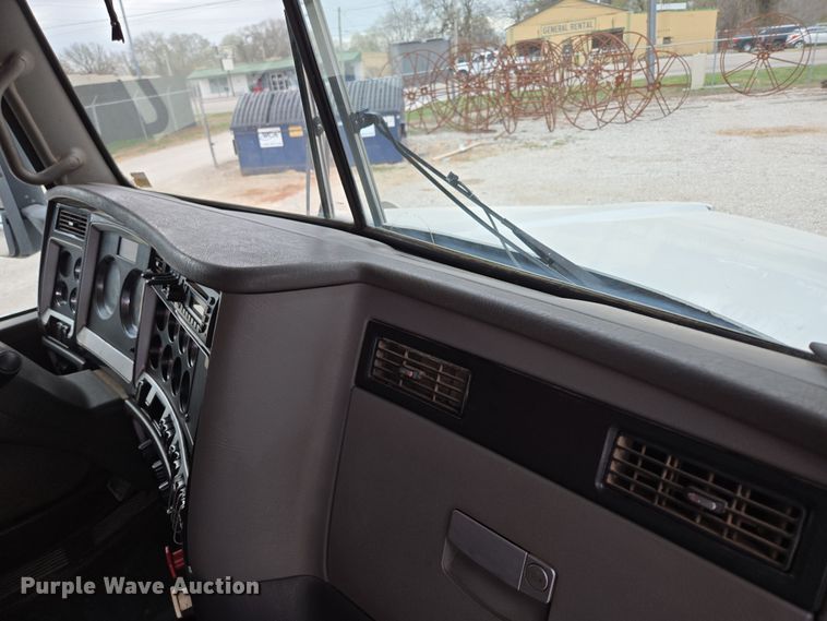 image for item DP6262 2012 Kenworth T800 dump truck