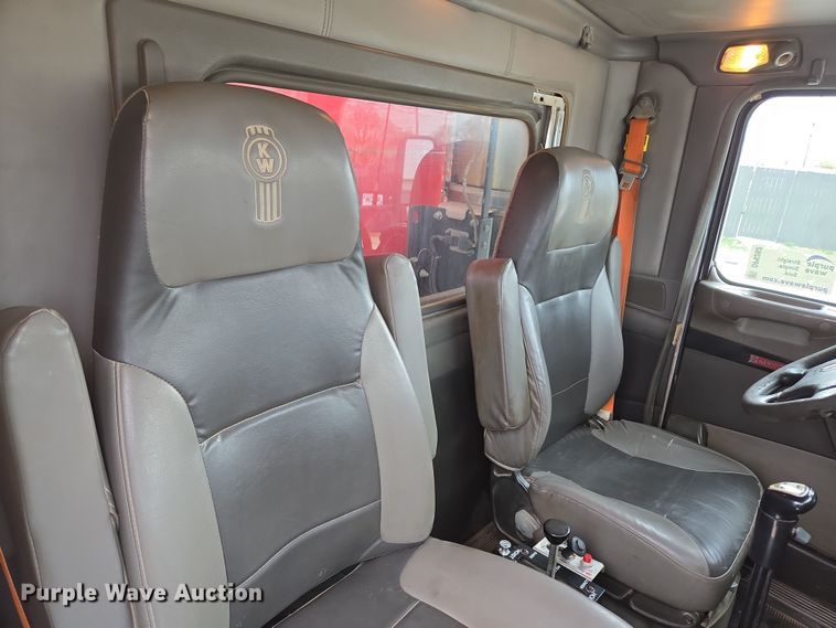 image for item DP6262 2012 Kenworth T800 dump truck