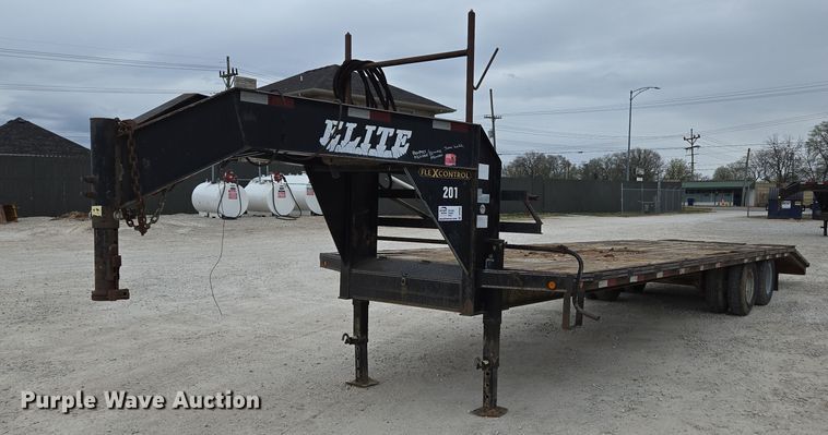 image for item DP6263 2011 Elite Trailer Dovetail-30 equipment trailer