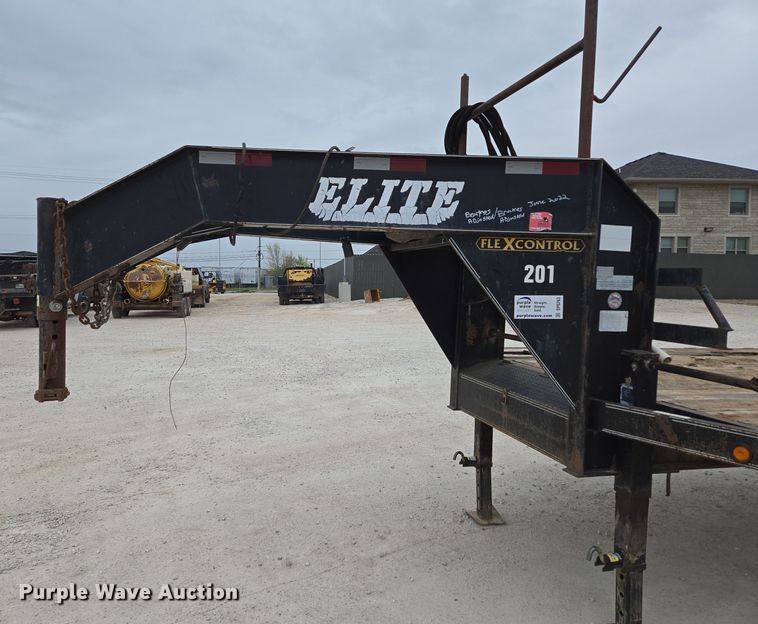 image for item DP6263 2011 Elite Trailer Dovetail-30 equipment trailer