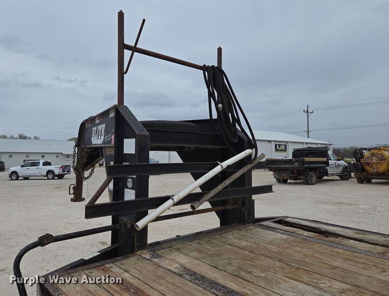 image for item DP6263 2011 Elite Trailer Dovetail-30 equipment trailer