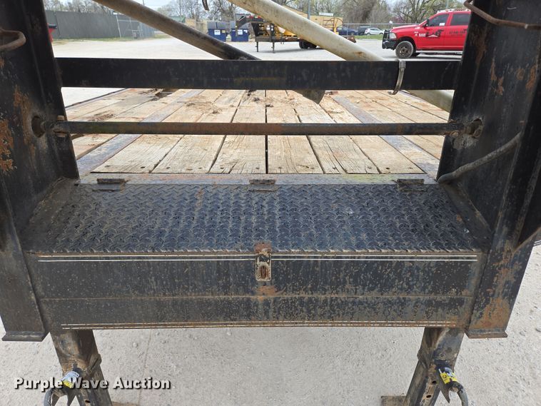 image for item DP6263 2011 Elite Trailer Dovetail-30 equipment trailer