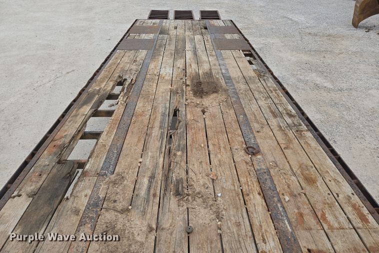 image for item DP6263 2011 Elite Trailer Dovetail-30 equipment trailer