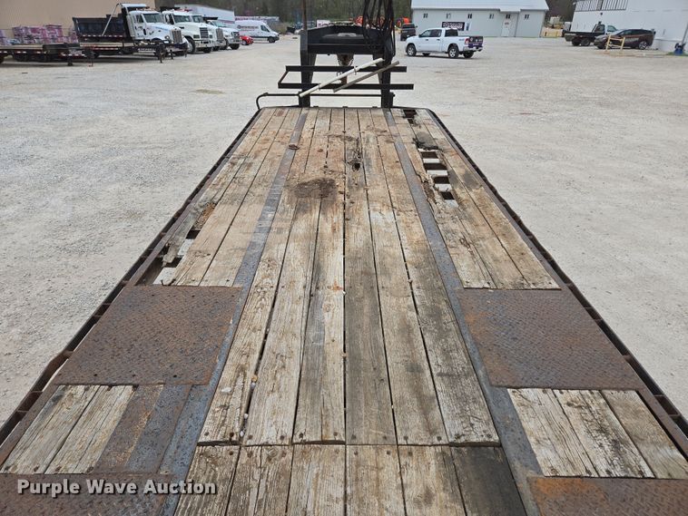 image for item DP6263 2011 Elite Trailer Dovetail-30 equipment trailer