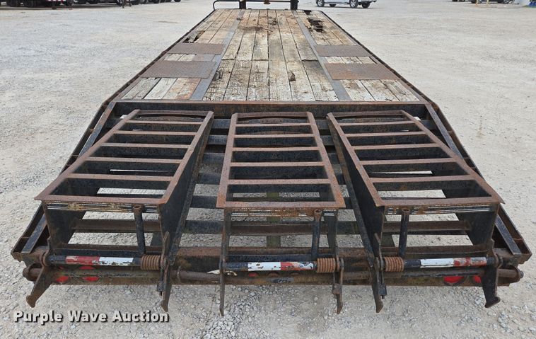 image for item DP6263 2011 Elite Trailer Dovetail-30 equipment trailer