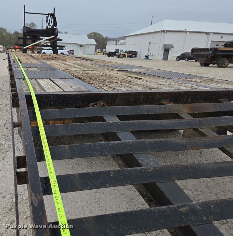 image for item DP6263 2011 Elite Trailer Dovetail-30 equipment trailer