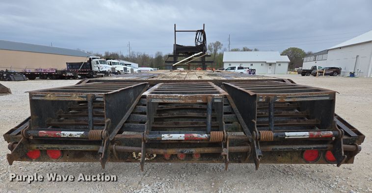 image for item DP6263 2011 Elite Trailer Dovetail-30 equipment trailer