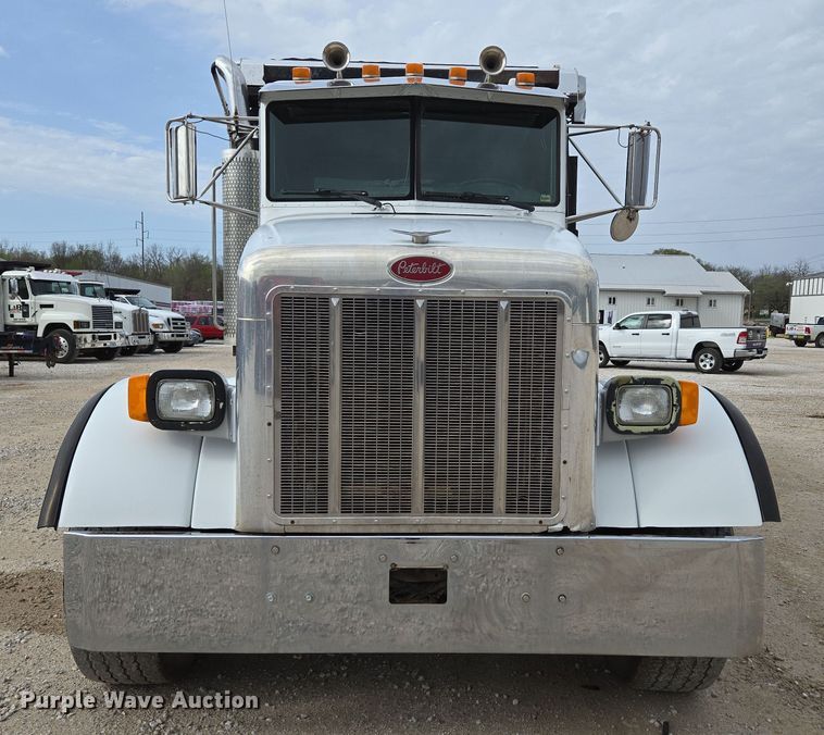 image for item DP6292 2002 Peterbilt 357 dump truck