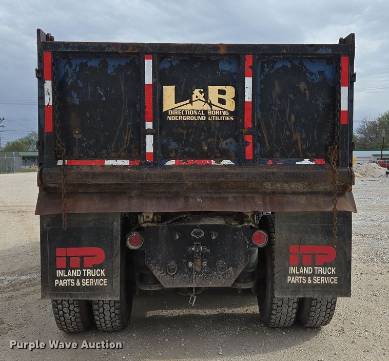 image for item DP6292 2002 Peterbilt 357 dump truck