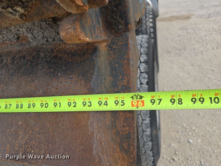 image for item DP6292 2002 Peterbilt 357 dump truck