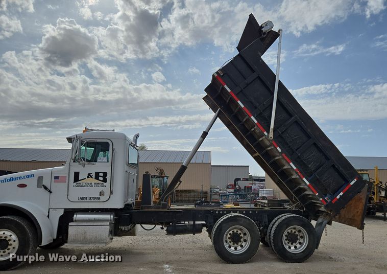 image for item DP6292 2002 Peterbilt 357 dump truck
