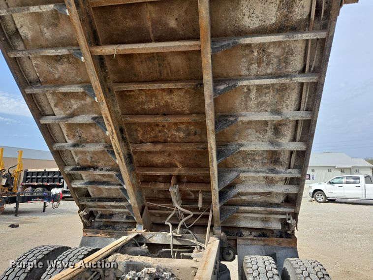 image for item DP6292 2002 Peterbilt 357 dump truck