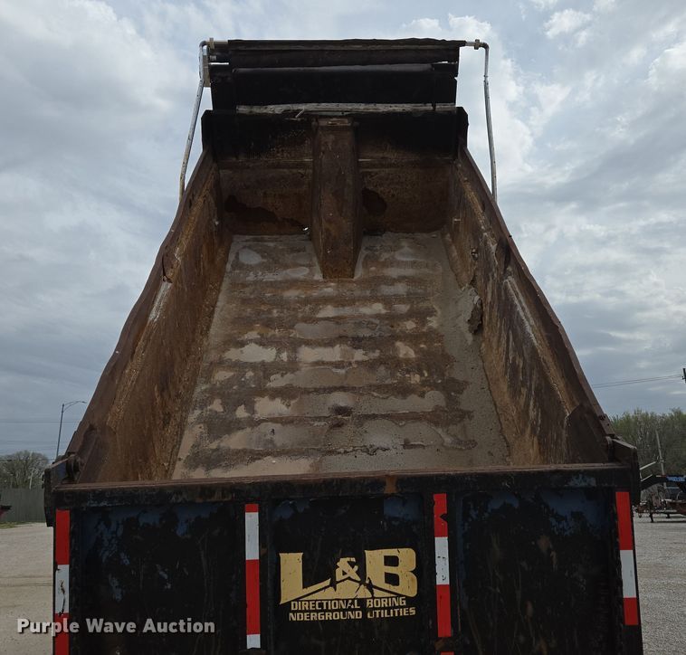 image for item DP6292 2002 Peterbilt 357 dump truck