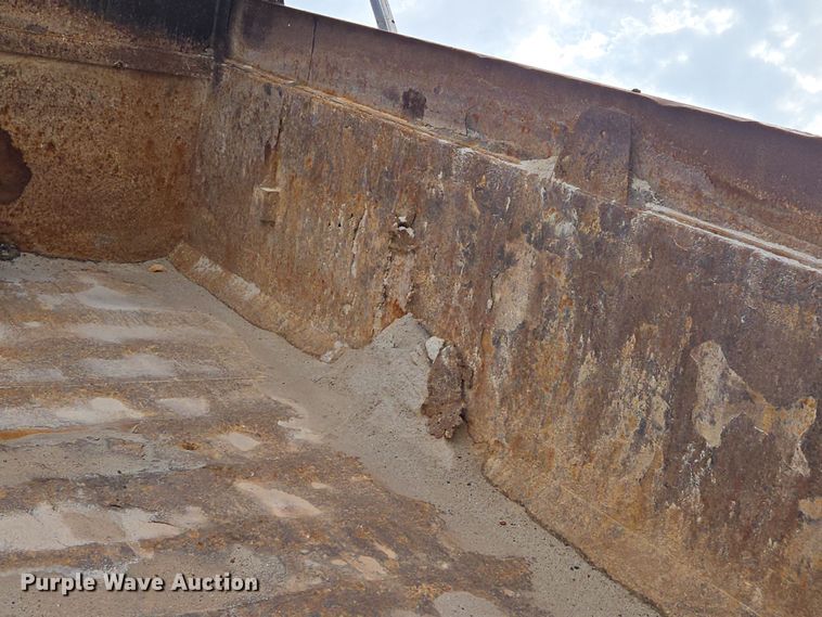 image for item DP6292 2002 Peterbilt 357 dump truck