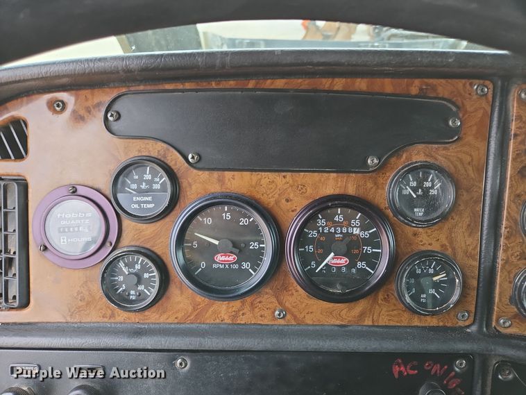 image for item DP6292 2002 Peterbilt 357 dump truck